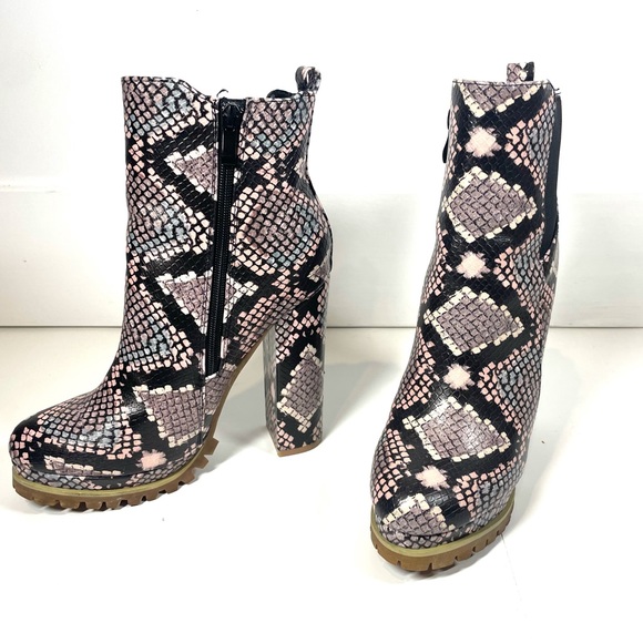 Nice heel boots brand new - Picture 3 of 8